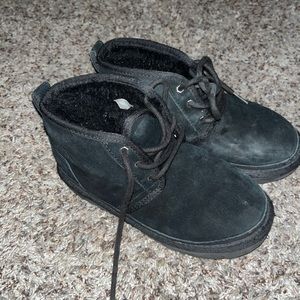 Kids black Uggs